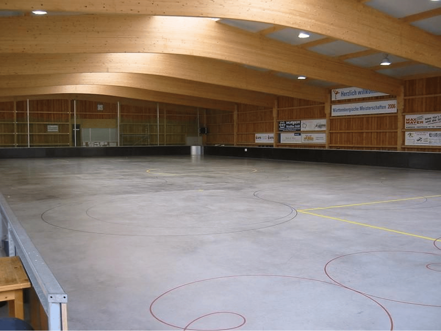 Trudl Krämer Sporthalle Innenansicht Hallenboden